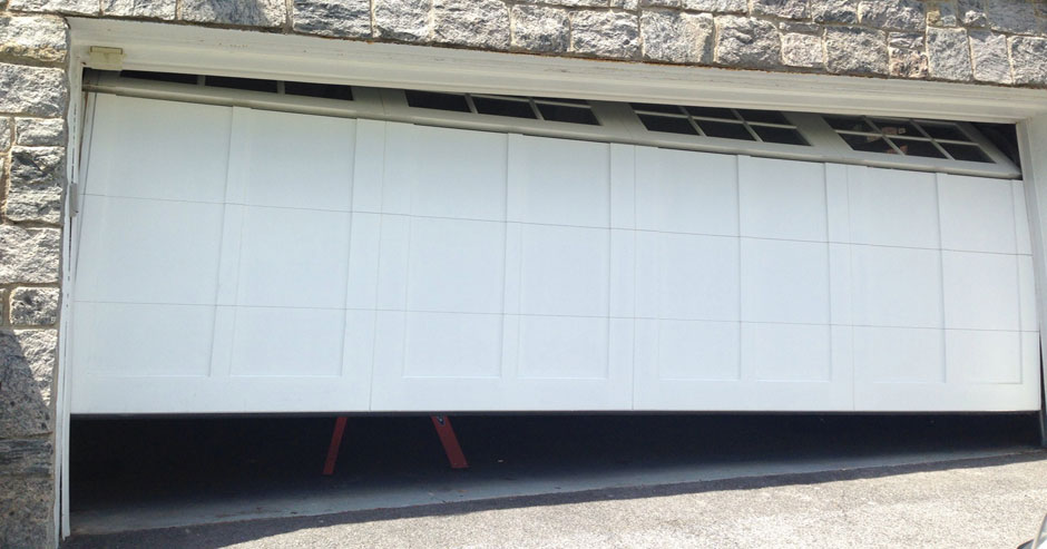 Broken garage door repairs Yorktown